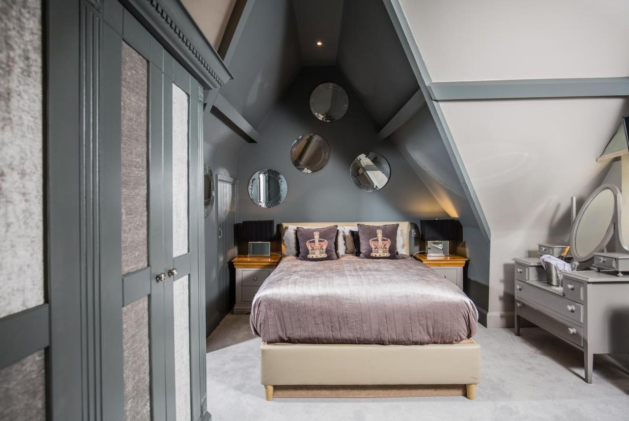 Court House Manor Luxury B&B Painswick Bagian luar foto