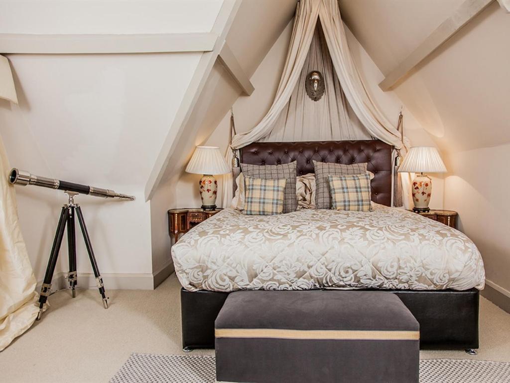 Court House Manor Luxury B&B Painswick Bagian luar foto