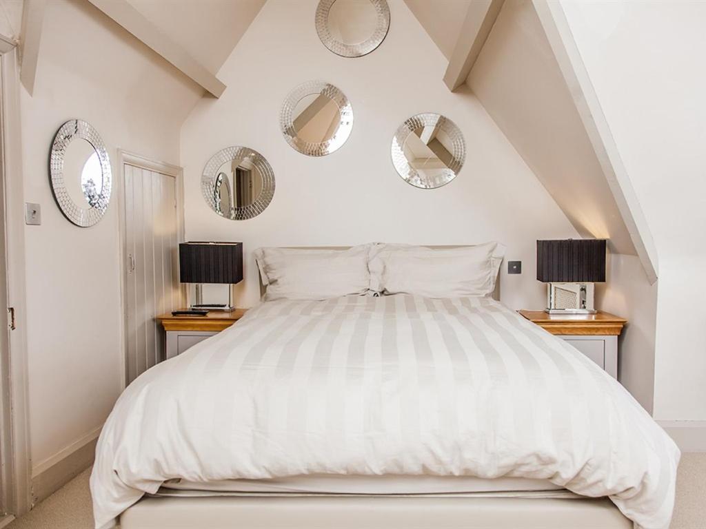Court House Manor Luxury B&B Painswick Bagian luar foto