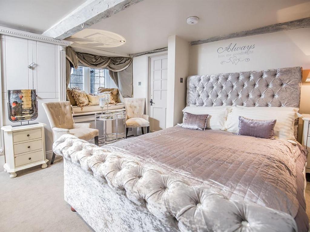 Court House Manor Luxury B&B Painswick Bagian luar foto
