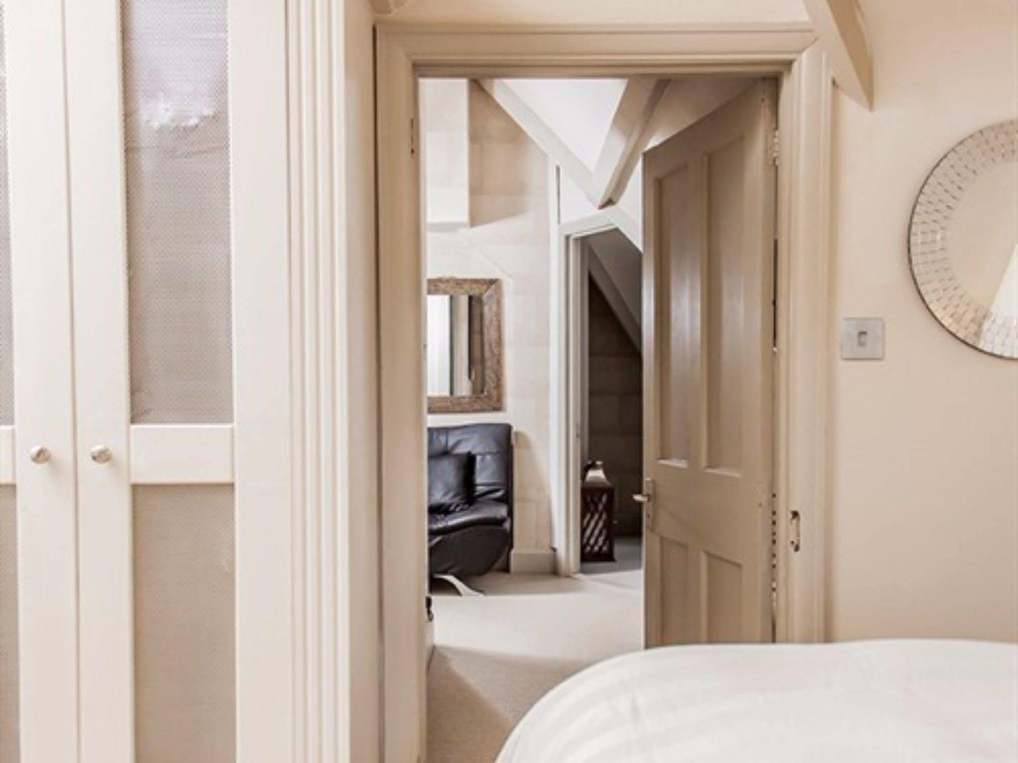 Court House Manor Luxury B&B Painswick Bagian luar foto