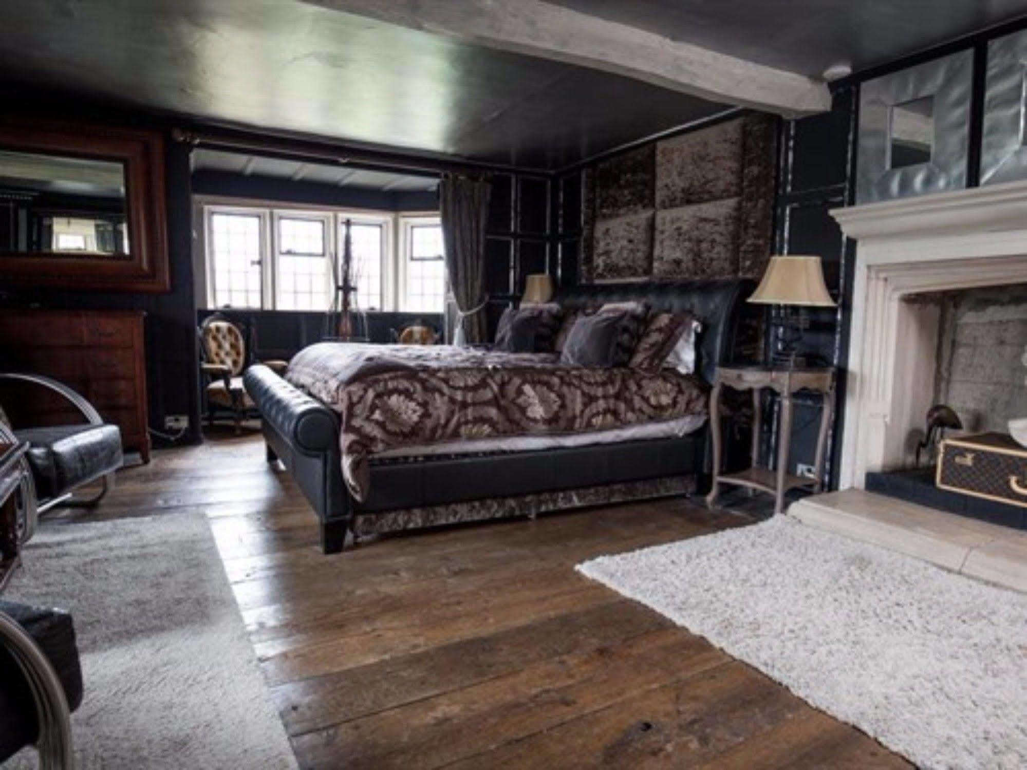 Court House Manor Luxury B&B Painswick Bagian luar foto