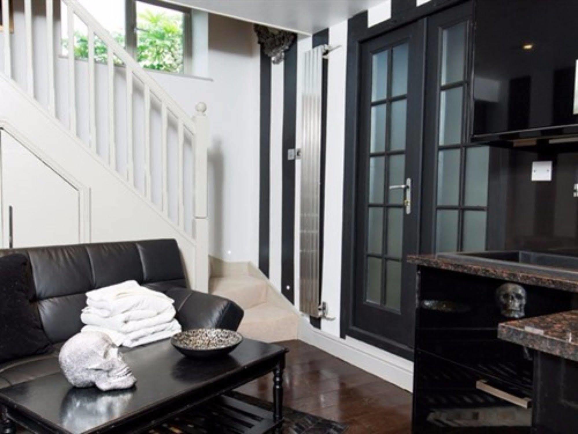 Court House Manor Luxury B&B Painswick Bagian luar foto