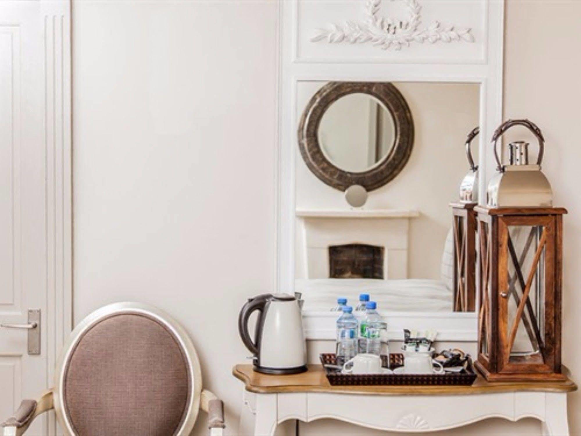 Court House Manor Luxury B&B Painswick Bagian luar foto