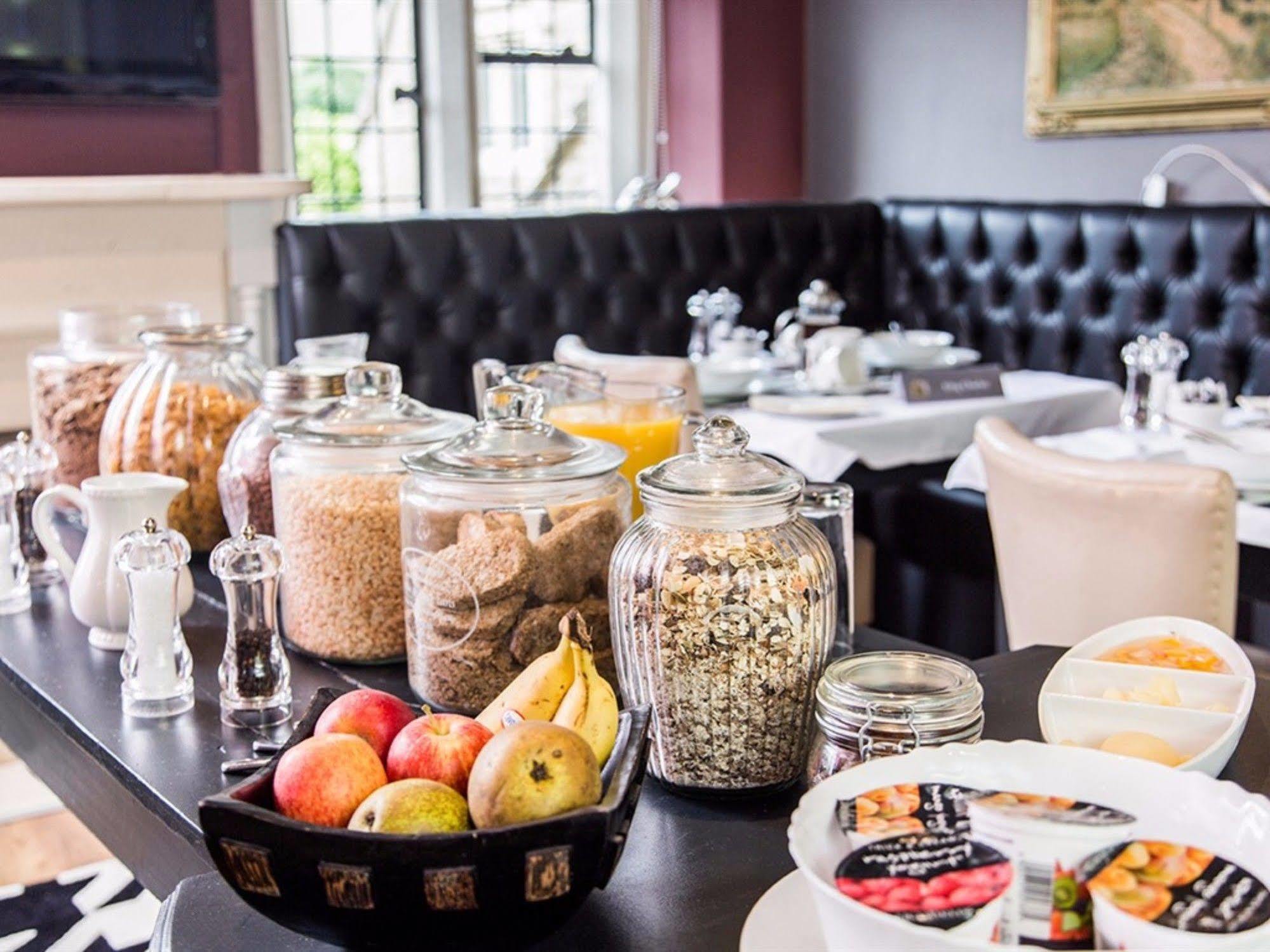 Court House Manor Luxury B&B Painswick Bagian luar foto